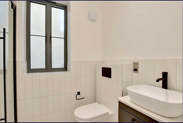 2 Bedroom Flat To Rent In Catherine Grove, Greenwich, SE10