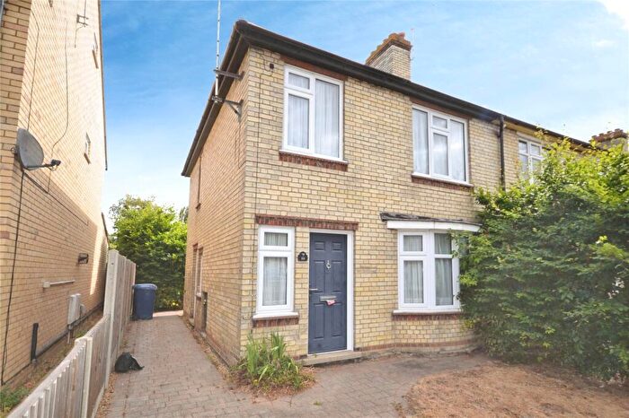 3 Bedroom Semi-Detached House For Sale In Kings Hedges Road, Cambridge, Cambridgeshire, CB4