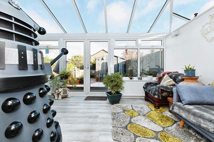 3 Bedroom Semi-Detached House For Sale In Oak Road, Rivenhall, CM8