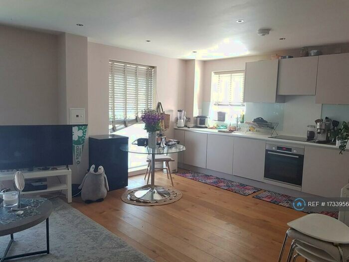 1 Bedroom Flat To Rent In Layla Court, London, N19