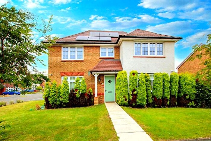4 Bedroom Detached House For Sale In Finches Chase, Basildon, SS15