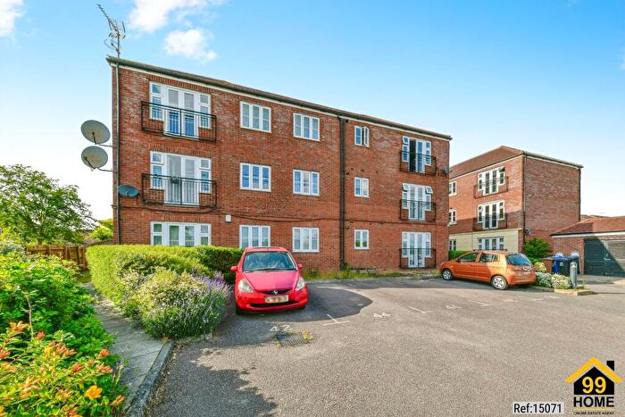 2 Bedroom Apartment For Sale In Great Gables, Stevenage, SG1
