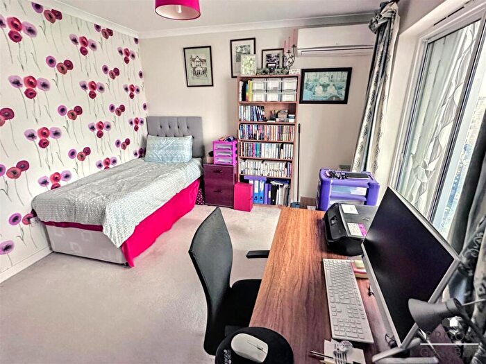 2 Bedroom Bungalow For Sale In Jay Close, Eastbourne, BN23