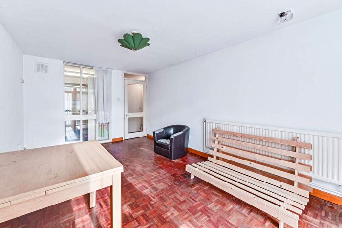 1 Bedroom Flat To Rent In Caledonian Road, Caledonian Road, London, N7