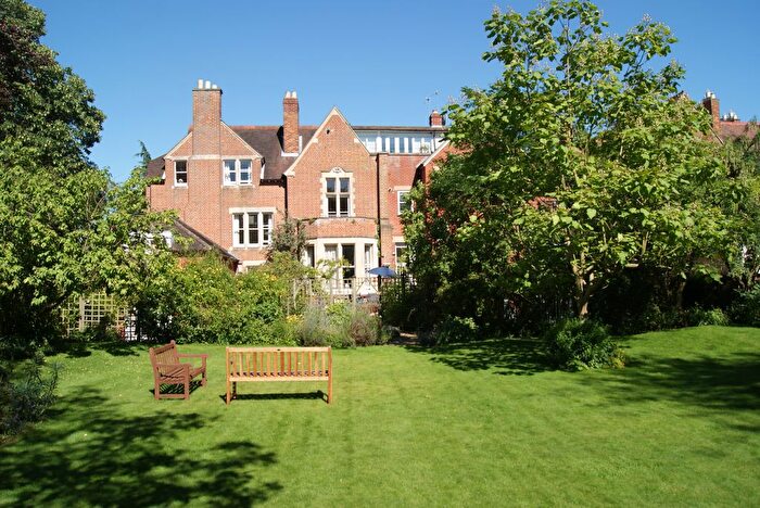 2 Bedroom Flat To Rent In Banbury Road, Oxford, OX2