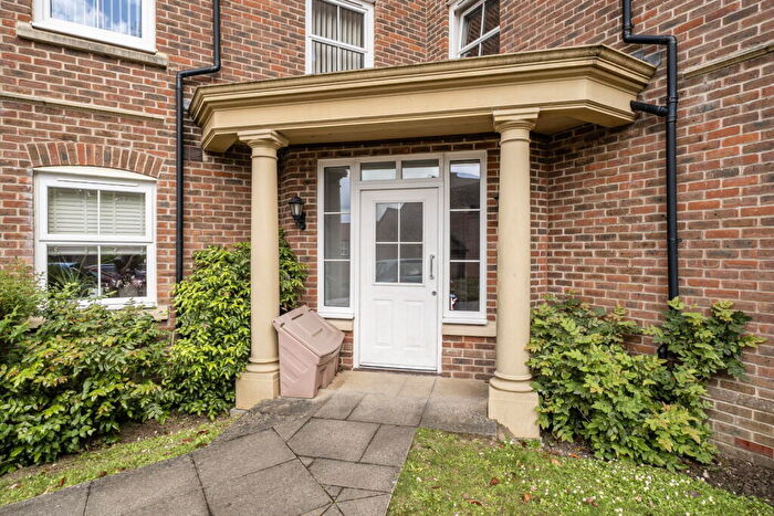2 Bedroom Flat For Sale In Rockbourne Road, Sherfield-on-Loddon, RG27