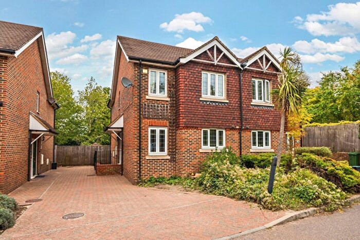 3 Bedroom Semi-Detached House For Sale In Bridgelands Close, Beckenham, BR3