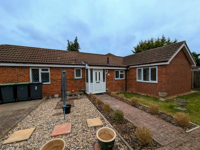 2 Bedroom Detached Bungalow To Rent In Vanguard Close, Kempston, MK42