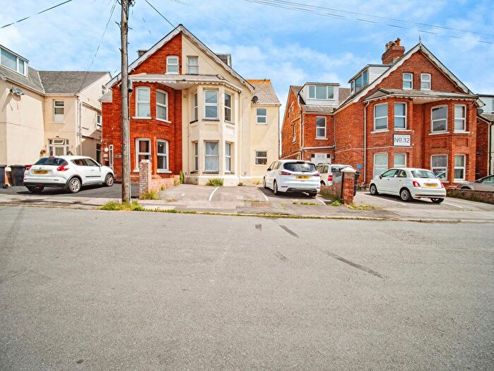 2 Bedroom Flat For Sale In Holland Road, Weymouth, Dorset, DT4