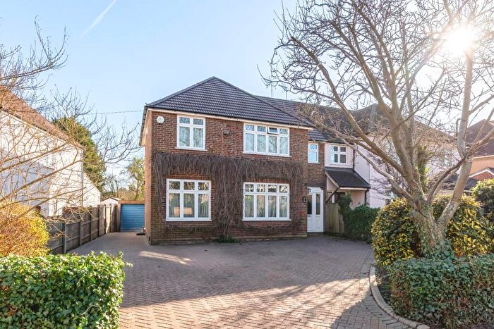 4 Bedroom Semi-Detached House For Sale In Rock Lane, Leighton Buzzard, LU7