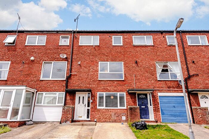 4 Bedroom Town House To Rent In Purcell Close, Colchester, CO4