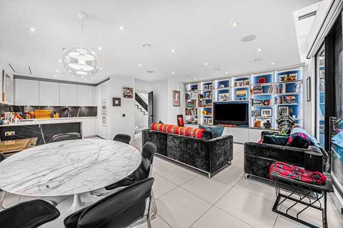 3 Bedroom Mews To Rent In Southwick Yard, Titchborne Row, W2