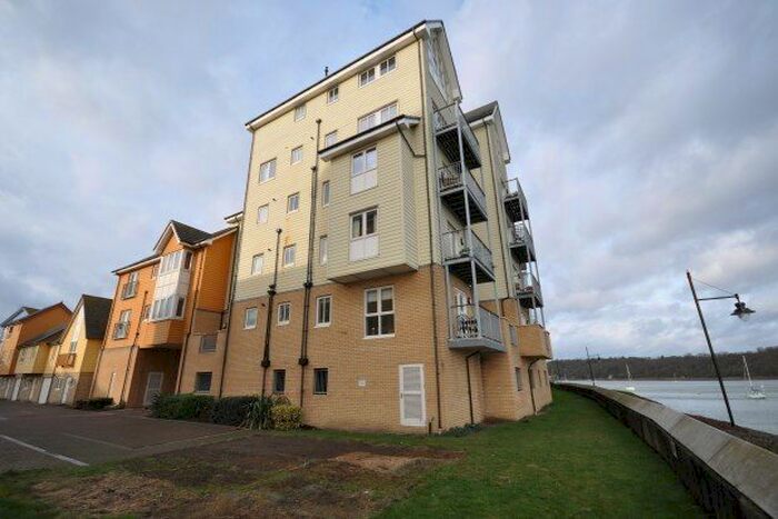 1 Bedroom Flat To Rent In Malin House Rivermead, Chatham, ME4