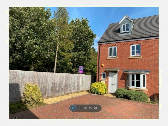 4 Bedroom End Of Terrace House To Rent In Temple Crescent, Milton Keynes, MK4