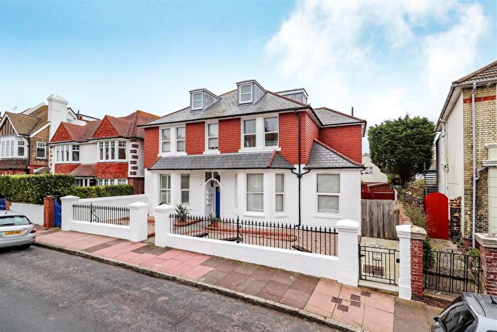 1 Bedroom Apartment To Rent In Hurst Road, Eastbourne, BN21