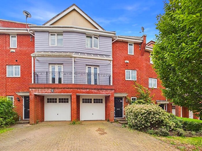 4 Bedroom Terraced House For Sale In Flowers Avenue, Ruislip, HA4