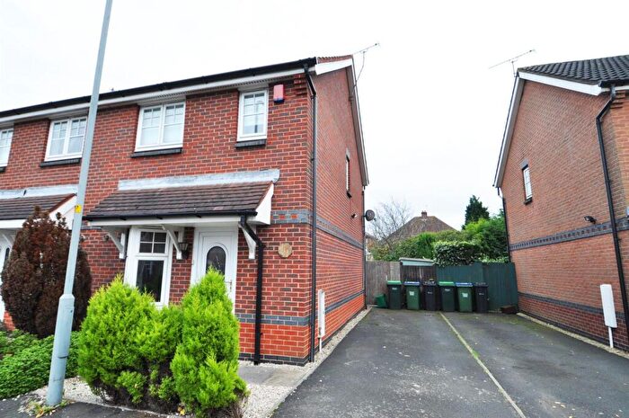 2 Bedroom End Of Terrace House To Rent In Vicarage Street, Oldbury, West Midlands, B68