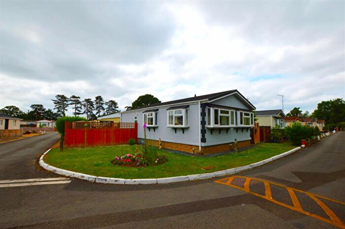2 Bedroom Detached Bungalow For Sale In Pickford Drive, Orchards Residential Park, Slough, SL3