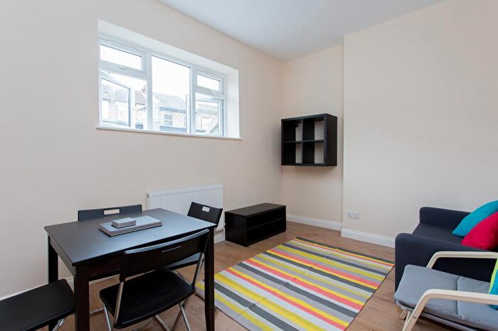 1 Bedroom Apartment To Rent In Blackstock Road, London, N4