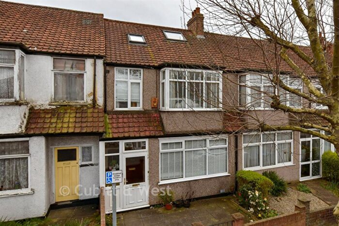 5 Bedroom Terraced House For Sale In Manor Road, Mitcham, Surrey, CR4