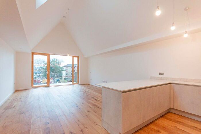 3 Bedroom Flat To Rent In L – Gylemuir Lane, Edinburgh, EH12