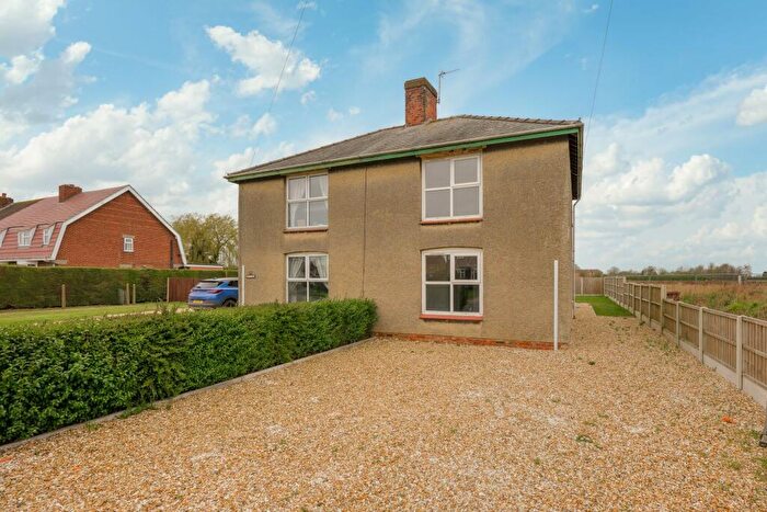 3 Bedroom Semi-Detached House For Sale In Tooley Lane, Wrangle, PE22