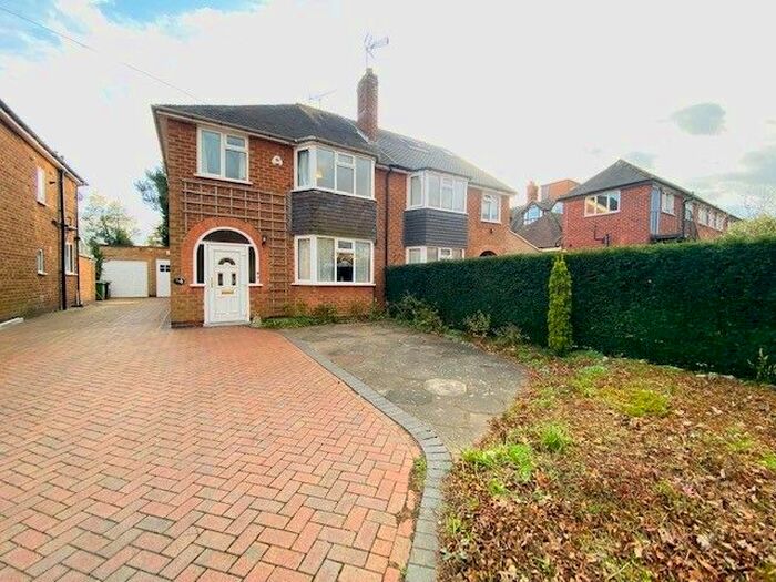 3 Bedroom Semi-Detached House To Rent In Grove Road, Solihull B91