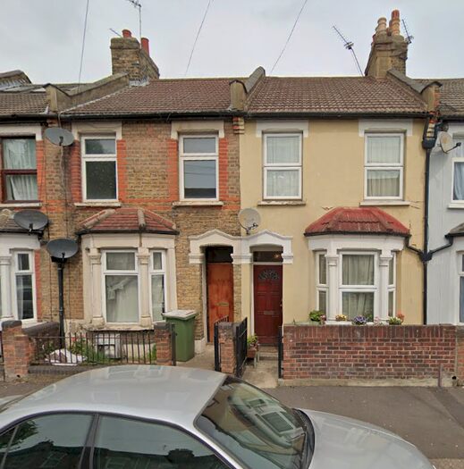 3 Bedroom End Of Terrace House To Rent In Brock Road, London, E13
