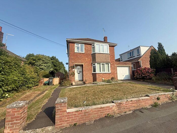 3 Bedroom Detached House For Sale In Tarratt Road, Yeovil, Somerset, BA20