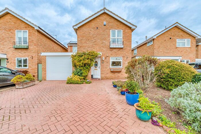 3 Bedroom Detached House For Sale In College Close, Coltishall, NR12