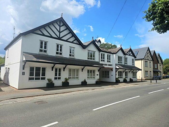 1 Bedroom Maisonette For Sale In Windsor Road, Chobham, Woking, Surrey, GU24