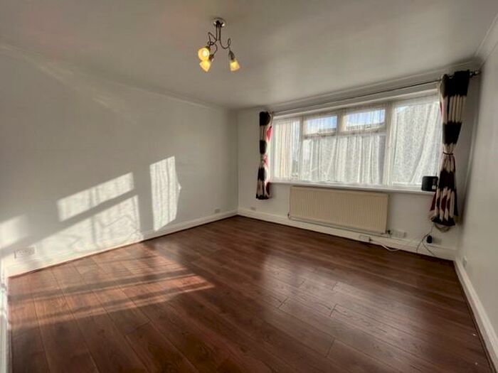2 Bedroom Apartment To Rent In Victoria Road, Ruislip, HA4