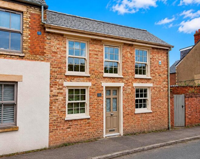 2 Bedroom Semi-Detached House For Sale In Chester Street, Iffley Fields, OX4