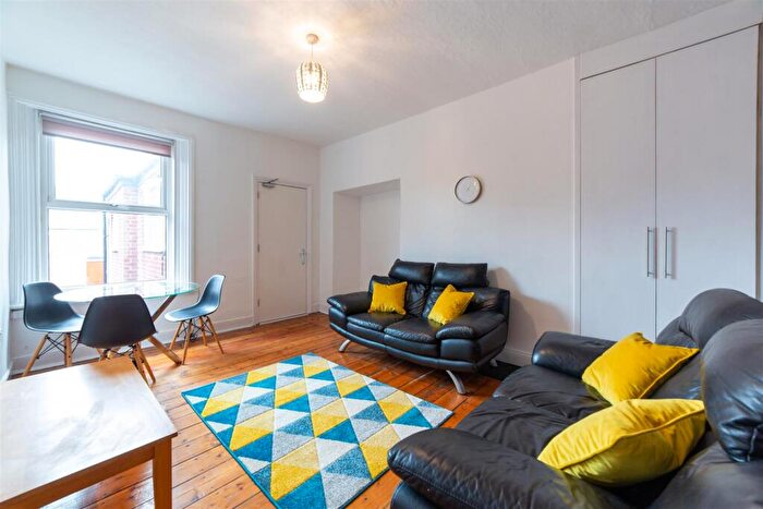 3 Bedroom Flat To Rent In £pppw - Bolingbroke Street, Newcastle Upon Tyne, NE6
