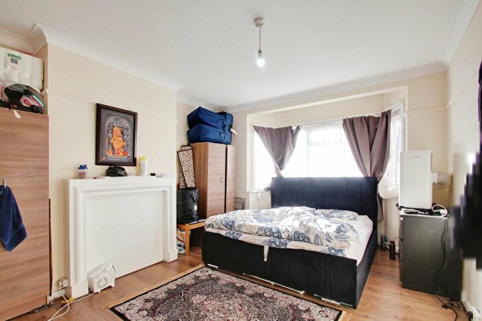 2 Bedroom Apartment To Rent In Alexandra Avenue, Harrow, HA2