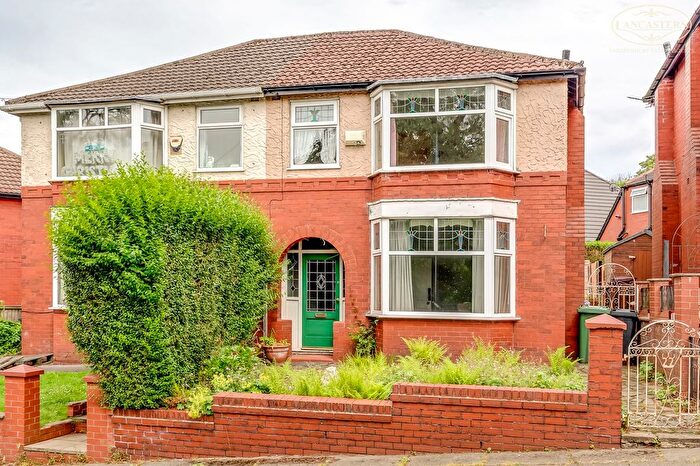 3 Bedroom Semi-Detached House For Sale In Temple Road, Smithills, Bolton, BL1
