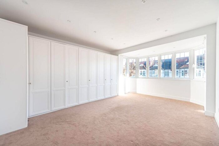 3 Bedroom Semi-Detached House For Sale In Heber Road, Cricklewood, London, NW2