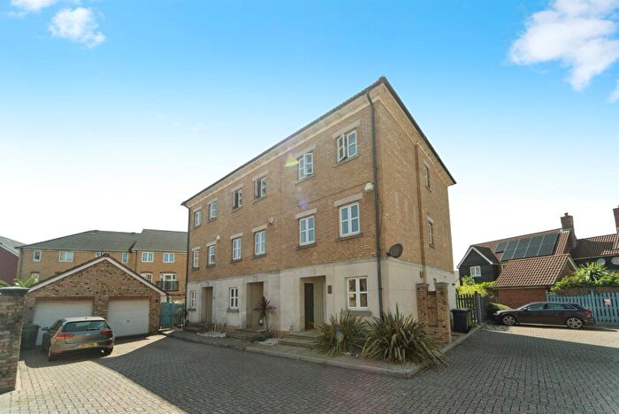 3 Bedroom Town House For Sale In Arequipa Reef, Eastbourne, BN23