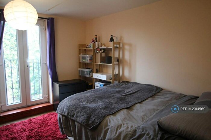 Studio To Rent In Mountfield Road, London, N3