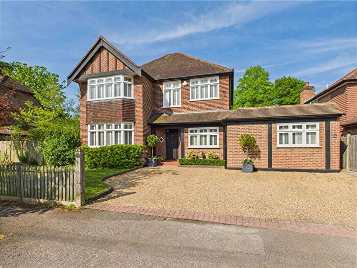 5 Bedroom Detached House For Sale In Woodside Avenue, Hersham, Walton-On-Thames, KT12