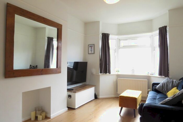 2 Bedroom Flat To Rent In Colby Road, Upper Norwood, London, SE19
