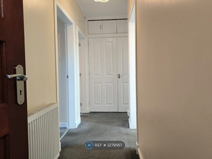 2 Bedroom Flat To Rent In Fleming Gardens South, Dundee, DD3