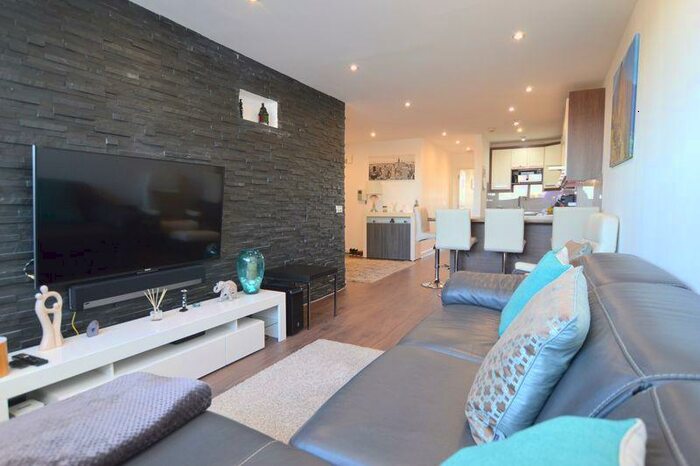 2 Bedroom Flat To Rent In Station Road, North Harrow, HA2