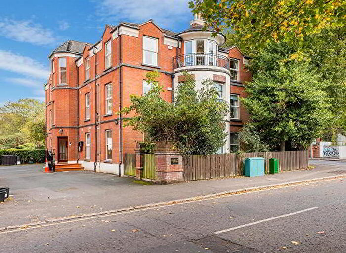 2 Bedroom Apartments For Sale In Apt, Chlorine Gardens, Belfast, BT9