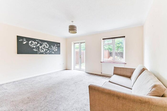 3 Bedroom Semi-Detached House To Rent In Caridinal Close, Worcester Park, KT4