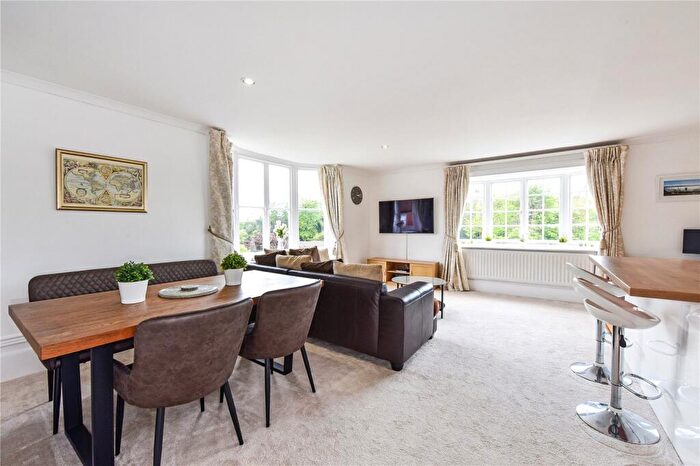 2 Bedroom Apartment For Sale In The Gate House, Edinburgh Square, Midhurst, West Sussex, GU29