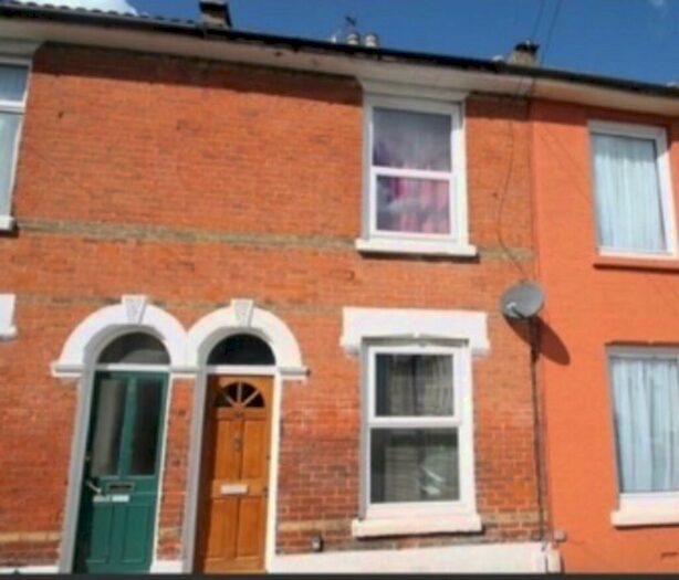 3 Bedroom Terraced House To Rent In Lawson Road, Southsea, PO5