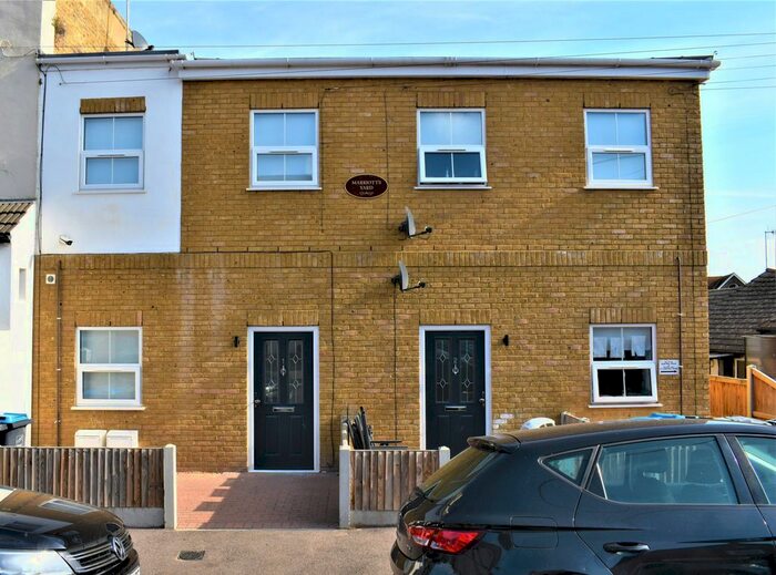 6 Bedroom Block Of Flats For Sale In Central Road, Ramsgate, CT11