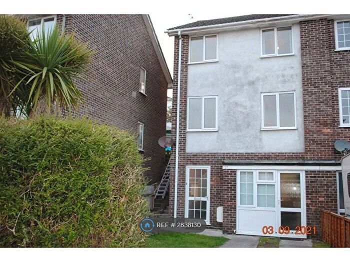 5 Bedroom Semi Detached House To Rent In Pengarth Rise, Falmouth, TR11