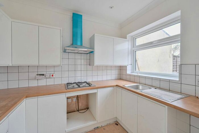 3 Bedroom Semi-detached House To Rent In .Abercairn Road, Streatham Vale, London, SW16